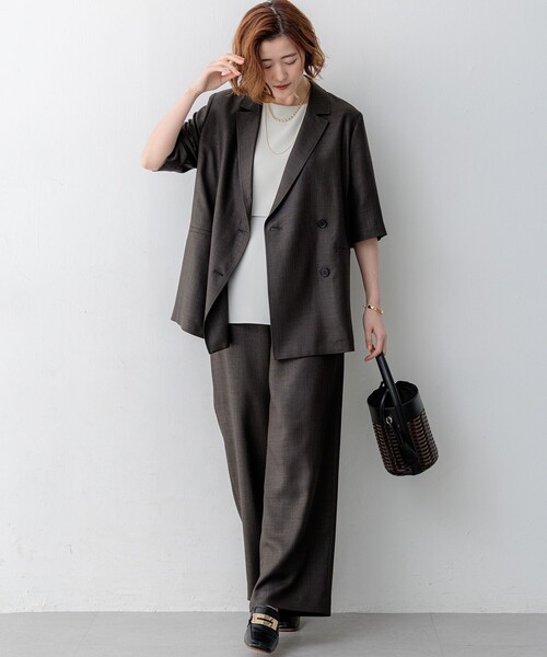 23区 S(ニジュウサンクチイサイサイズ)の「リネンライクグロッシー ハーフスリーブ ダブル ジャケット(その他アウター・レディース・グレー系/ベージュ系/ネイビー系・32)」の13枚目の写真