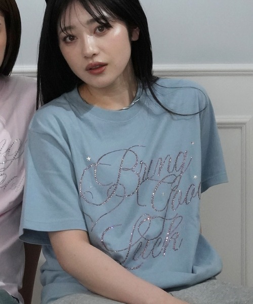 BGL(ビージーエル)の「BIG SCRIPT TEE / ラインストーン / キラキラ / 筆記体ロゴ / スクリプトロゴ / Y2K / ストリート 半袖Tシャツ(Tシャツ/カットソー・レディース・ホワイト×ピンク/ホワイト/ライトピンク/ブラック/ブルー・S/L/M)」の5枚目の写真