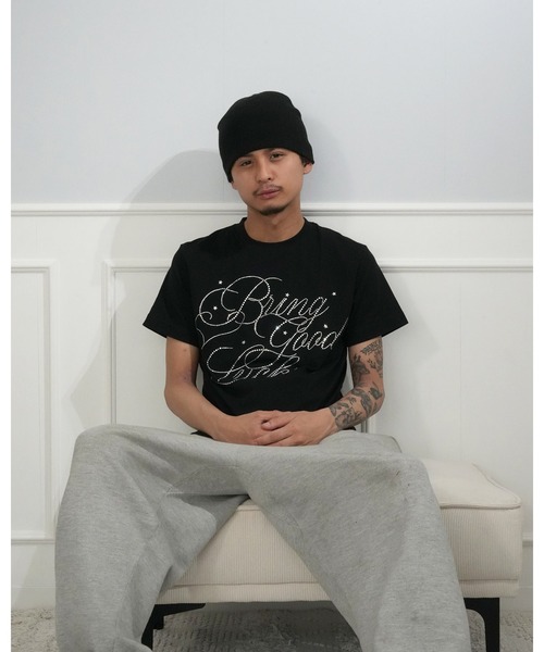 BGL(ビージーエル)の「BIG SCRIPT TEE / ラインストーン / キラキラ / 筆記体ロゴ / スクリプトロゴ / Y2K / ストリート 半袖Tシャツ(Tシャツ/カットソー・レディース・ホワイト×ピンク/ホワイト/ライトピンク/ブラック/ブルー・S/L/M)」の8枚目の写真