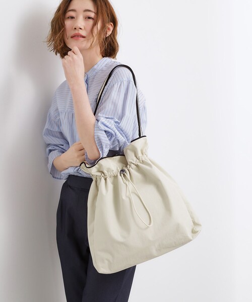 grove(グローブ)の「【撥水】巾着トリミングワンショルダー(ショルダーバッグ・レディース・ブラック/ダークグレー/アイボリー・00)」の5枚目の写真