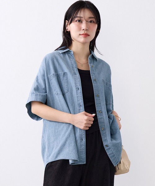 MICA&DEAL(マイカ&ディール)の「ドルマンスリーブデニムブラウス〈セットアップ対応〉(シャツ/ブラウス・レディース・ライトブルー・FREE)」の2枚目の写真