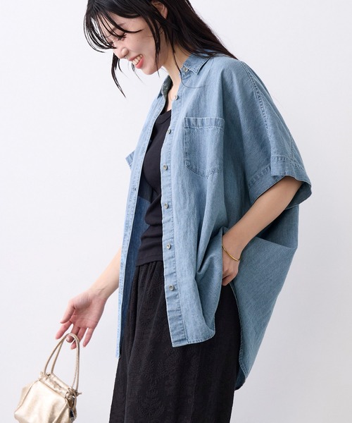 MICA&DEAL(マイカ&ディール)の「ドルマンスリーブデニムブラウス〈セットアップ対応〉(シャツ/ブラウス・レディース・ライトブルー・FREE)」の4枚目の写真