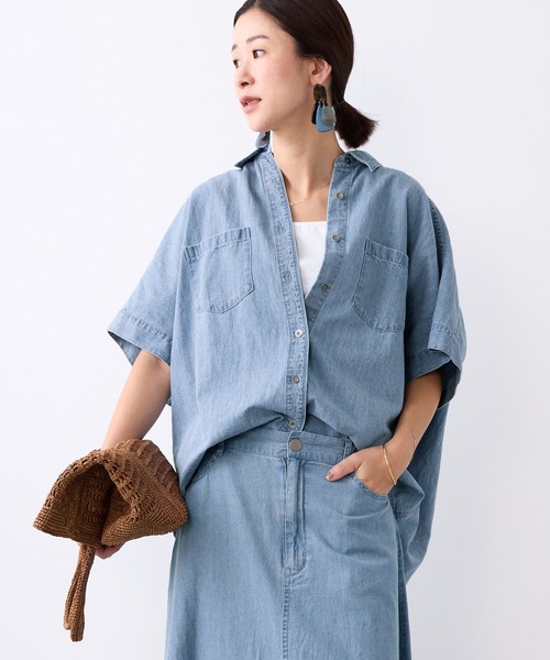 MICA&DEAL(マイカ&ディール)の「ドルマンスリーブデニムブラウス〈セットアップ対応〉(シャツ/ブラウス・レディース・ライトブルー・FREE)」の9枚目の写真