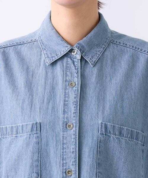 MICA&DEAL(マイカ&ディール)の「ドルマンスリーブデニムブラウス〈セットアップ対応〉(シャツ/ブラウス・レディース・ライトブルー・FREE)」の18枚目の写真