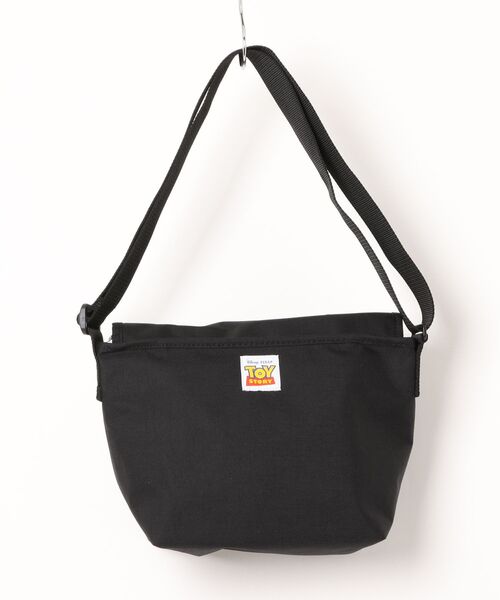 Manhattan Portage(マンハッタンポーテージ)の「Nylon Messenger Bag (SM) FZP MGNT / TOY STORY BUZZ LIGHTYEAR(メッセンジャーバッグ・レディース・ブラック・SMALL)」の16枚目の写真