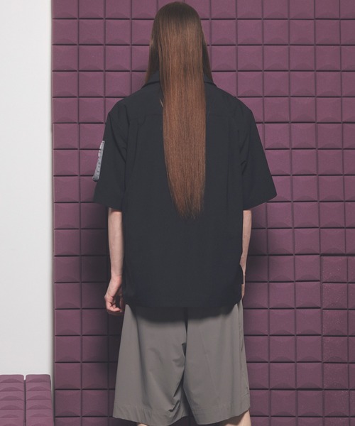 MAISON SPECIAL(メゾンスペシャル)の「《UNISEX》Layering MA-1 Docking Prime-Over Open Collar Short Sleeve Shirt/レイヤリングMA-1ドッキングプライムオーバーオープンカラーショートスリーブシャツ【MAISON SPECIAL/メゾンスペシャル】(シャツ/ブラウス・メンズ・ブラック/カーキ/チャコールグレー・0/1/2)」の16枚目の写真