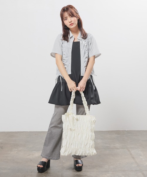 Honeys(ハニーズ)の「ドロストショート丈シャツ(シャツ/ブラウス・レディース・ホワイト×ネイビー/ホワイト×ブルー/サックスブルー/ブルー系その他3・L/M/S)」の13枚目の写真