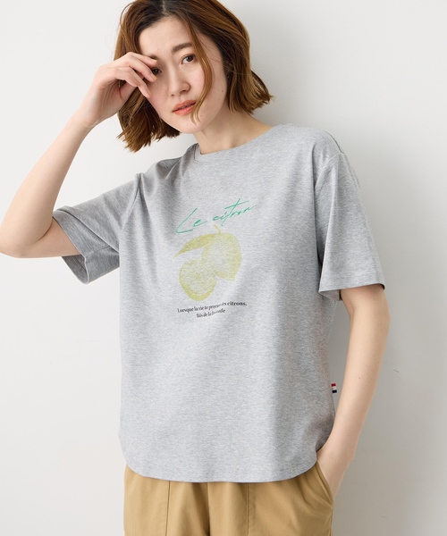 Petit Honfleur(プチオンフルール)の「配色フルーツTシャツ【オーガニックコットンブレンド・UVカット・接触冷感】(Tシャツ/カットソー・レディース・グレー/ホワイト/ベージュ・M/L)」の3枚目の写真