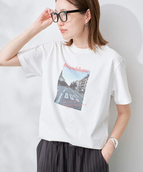 SLOBE IENA(スローブイエナ)の「Le Mares フォトTEE(Tシャツ/カットソー・レディース・ブラック/ホワイト/サックスブルー・FREE)」の2枚目の写真