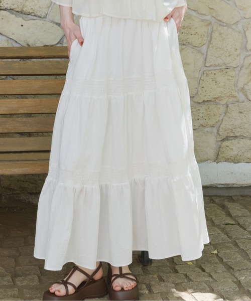 OLUN(オルン)の「tiered flare skirt/ティアードフレアスカート(スカート・レディース・ブラック/アイボリー・SMALL/MEDIUM)」の1枚目の写真