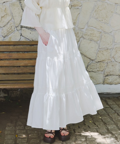 OLUN(オルン)の「tiered flare skirt/ティアードフレアスカート(スカート・レディース・ブラック/アイボリー・SMALL/MEDIUM)」の10枚目の写真