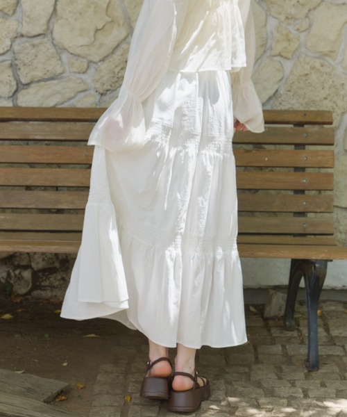 OLUN(オルン)の「tiered flare skirt/ティアードフレアスカート(スカート・レディース・ブラック/アイボリー・SMALL/MEDIUM)」の12枚目の写真