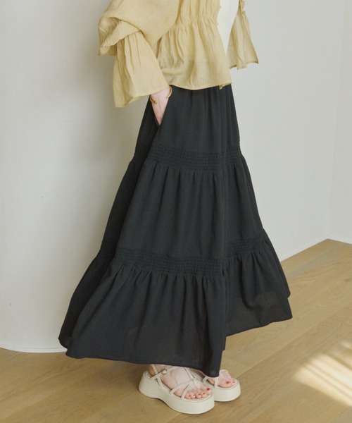 OLUN(オルン)の「tiered flare skirt/ティアードフレアスカート(スカート・レディース・ブラック/アイボリー・SMALL/MEDIUM)」の16枚目の写真