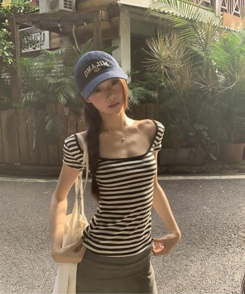 Ritzy(リッツィー)の「Y2K バックオープンリボンボーダートップス(Tシャツ/カットソー・レディース・ブラック・M/L)」の7枚目の写真