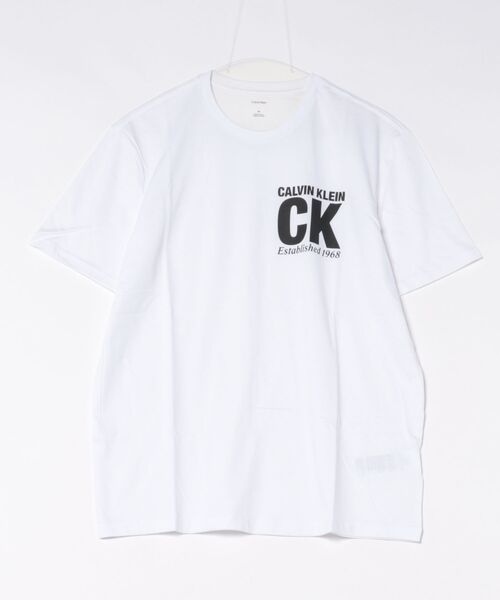 Calvin Klein(カルバン・クライン)の「CKロゴプリントTシャツ(Tシャツ/カットソー・メンズ・ブラック/ホワイト・X-LARGE/LARGE/MEDIUM)」の1枚目の写真