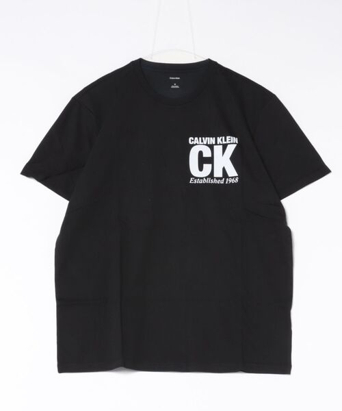Calvin Klein(カルバン・クライン)の「CKロゴプリントTシャツ(Tシャツ/カットソー・メンズ・ブラック/ホワイト・X-LARGE/LARGE/MEDIUM)」の2枚目の写真