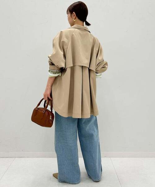 SLOBE IENA(スローブイエナ)の「《WEB限定/追加》撥水テントラインコート(その他アウター・レディース・ベージュ/ネイビー・FREE)」の6枚目の写真