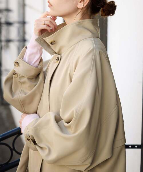 SLOBE IENA(スローブイエナ)の「《WEB限定/追加》撥水テントラインコート(その他アウター・レディース・ベージュ/ネイビー・FREE)」の13枚目の写真