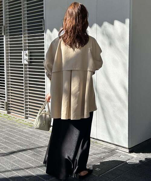 SLOBE IENA(スローブイエナ)の「《WEB限定/追加》撥水テントラインコート(その他アウター・レディース・ベージュ/ネイビー・FREE)」の18枚目の写真