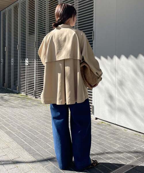 SLOBE IENA(スローブイエナ)の「《WEB限定/追加》撥水テントラインコート(その他アウター・レディース・ベージュ/ネイビー・FREE)」の22枚目の写真