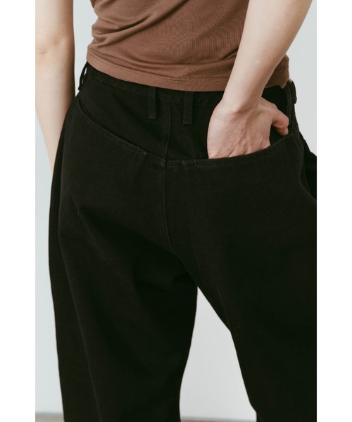 Knuth Marf(クヌースマーフ)の「draped denim pants(unisex)(デニムパンツ・レディース・ブラック・X-SMALL/SMALL/MEDIUM)」の7枚目の写真