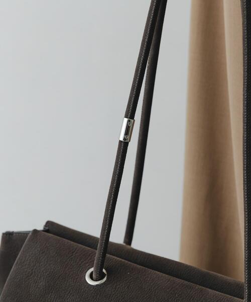 RODE SKO(ロデスコ)の「ADD CULUMN PAGE BOSTON NUBUCK(ショルダーバッグ・レディース・グレー・-)」の6枚目の写真
