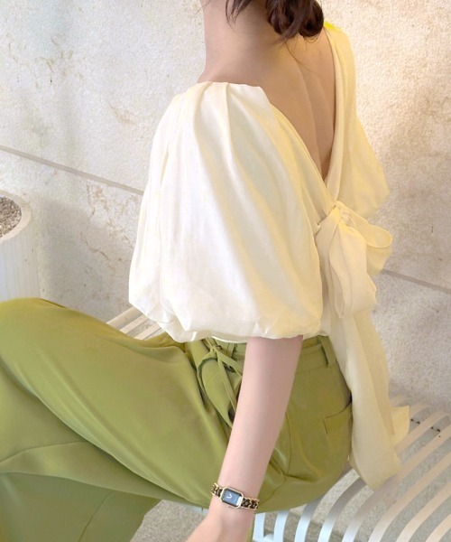 Back open ribbon riventops блуза с открытой спиной и бантом