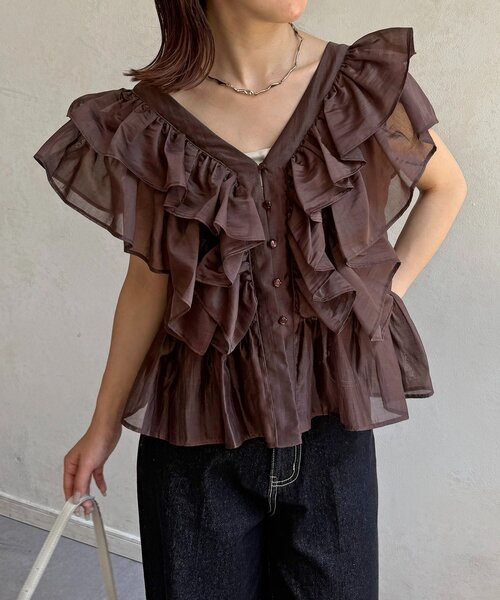 Thevon(ゼボン)の「Vネックシアーフリルペプラムブラウス(シャツ/ブラウス・レディース・ブラウン/サックスブルー/オフホワイト・FREE)」の3枚目の写真
