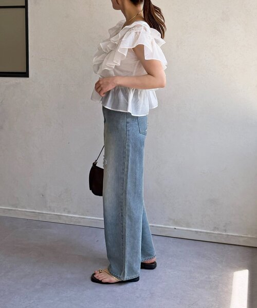 Thevon(ゼボン)の「Vネックシアーフリルペプラムブラウス(シャツ/ブラウス・レディース・ブラウン/サックスブルー/オフホワイト・FREE)」の9枚目の写真