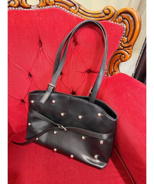 EVRIS(エヴリス)の「スタッズモチーフBIGショルダーBAG(ハンドバッグ・レディース・ブラウン/ブラック・FREE)」の9枚目の写真