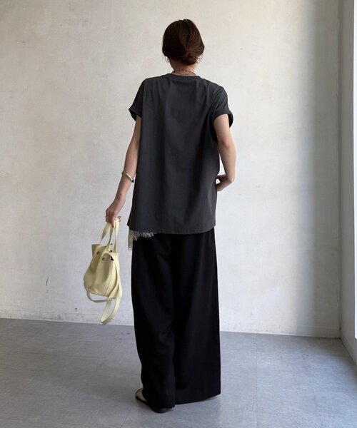 DouDou(ドゥドゥ)の「接触冷感2WAYフロッキーロゴTEE(Tシャツ/カットソー・レディース・グリーン/チャコールグレー/ブラウン/アイボリー・FREE)」の19枚目の写真