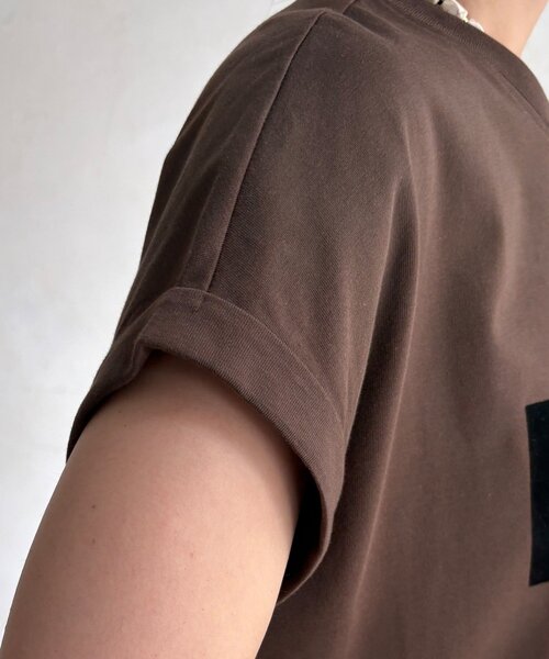 DouDou(ドゥドゥ)の「接触冷感2WAYフロッキーロゴTEE(Tシャツ/カットソー・レディース・グリーン/チャコールグレー/ブラウン/アイボリー・FREE)」の11枚目の写真