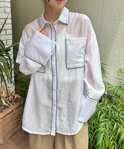 MYMOOD.(マイムード)の「ダブルポケットパイピングシアーシャツ(シャツ/ブラウス・レディース・ブラウン/オフホワイト/ブルー・FREE)」の1枚目の写真
