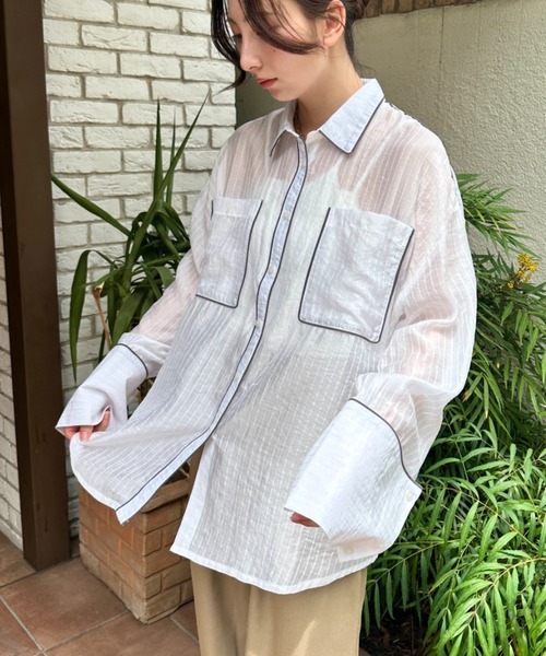 MYMOOD.(マイムード)の「ダブルポケットパイピングシアーシャツ(シャツ/ブラウス・レディース・ブラウン/オフホワイト/ブルー・FREE)」の12枚目の写真