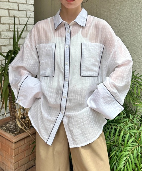 MYMOOD.(マイムード)の「ダブルポケットパイピングシアーシャツ(シャツ/ブラウス・レディース・ブラウン/オフホワイト/ブルー・FREE)」の4枚目の写真