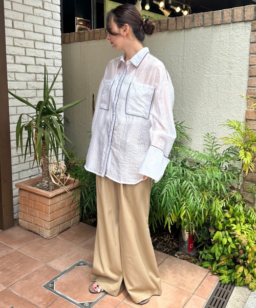 MYMOOD.(マイムード)の「ダブルポケットパイピングシアーシャツ(シャツ/ブラウス・レディース・ブラウン/オフホワイト/ブルー・FREE)」の19枚目の写真