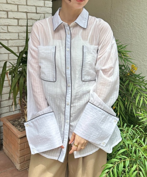MYMOOD.(マイムード)の「ダブルポケットパイピングシアーシャツ(シャツ/ブラウス・レディース・ブラウン/オフホワイト/ブルー・FREE)」の7枚目の写真