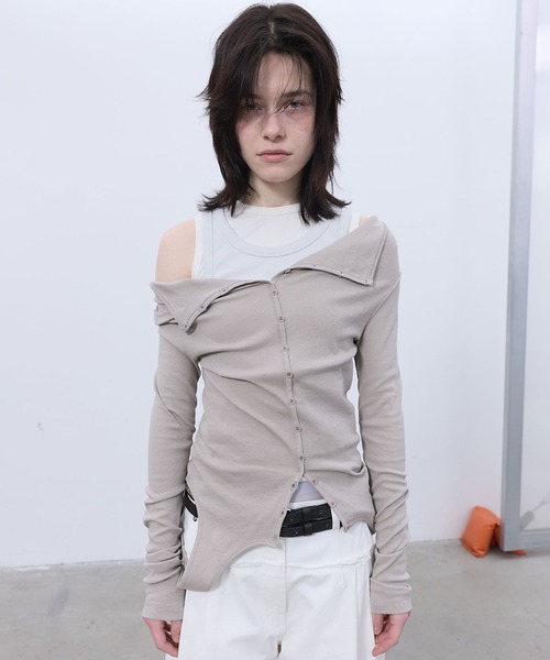 LCDC TM（エルシーディーシーティーエム）の「TWO-WAY BUTTON-UP TOP（Tシャツ/カットソー・レディース・Black/Beige・S/M）」の2枚目の写真