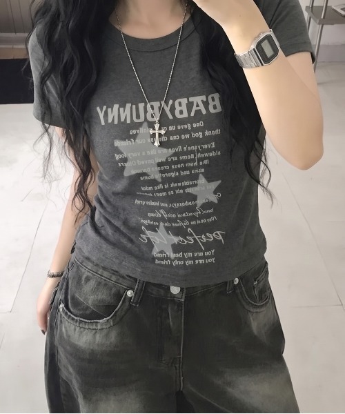 SHEPP(シープ)の「スターモチーフフロント英字ロゴプリント コンパクト半袖Tシャツ【6色展開】(Tシャツ/カットソー・レディース・サックスブルー/ピンク/イエロー/ダークグレー/ホワイト/ブラック・F)」の3枚目の写真