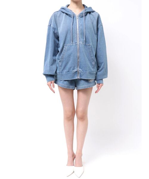GYDA(ジェイダ)の「BACK GYDAラインストーンカットデニムパーカー(パーカー・レディース・ライトブルー・FREE)」の18枚目の写真