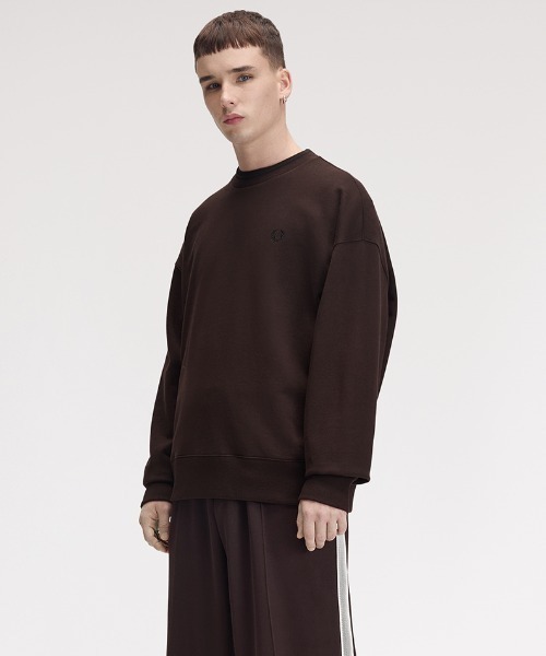 FRED PERRY(フレッドペリー)の「Oversized Tipped Sweatshirt/オーバーサイズティップドスウェット(スウェット・メンズ・ブラウン/グレー/ブラック・L/M/S)」の15枚目の写真