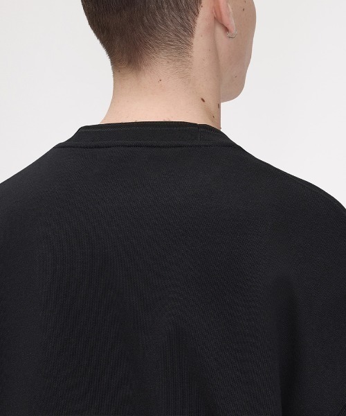 FRED PERRY(フレッドペリー)の「Oversized Tipped Sweatshirt/オーバーサイズティップドスウェット(スウェット・メンズ・ブラウン/グレー/ブラック・L/M/S)」の6枚目の写真
