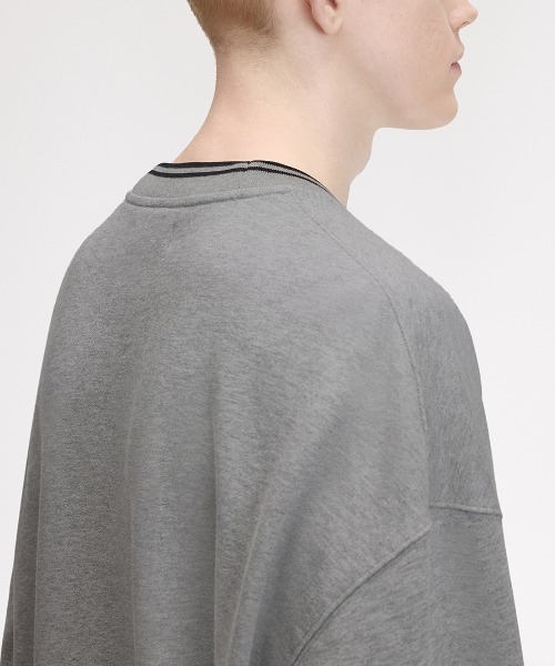 FRED PERRY(フレッドペリー)の「Oversized Tipped Sweatshirt/オーバーサイズティップドスウェット(スウェット・メンズ・ブラウン/グレー/ブラック・L/M/S)」の11枚目の写真
