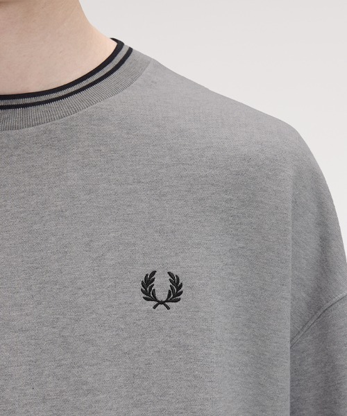 FRED PERRY(フレッドペリー)の「Oversized Tipped Sweatshirt/オーバーサイズティップドスウェット(スウェット・メンズ・ブラウン/グレー/ブラック・L/M/S)」の12枚目の写真