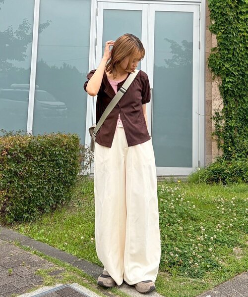 Kastane(カスタネ)の「【一部店舗限定】B カーブスウェットパンツ(スウェットパンツ・レディース・ライトグレー/アイボリー・FREE)」の4枚目の写真