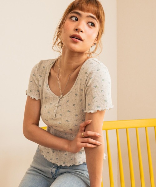 anap mimpi(アナップミンピ)の「小花柄 ヘンリーネック Tシャツ(Tシャツ/カットソー・レディース・ホワイト/グレー/ブルー・F)」の20枚目の写真