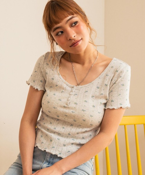 anap mimpi(アナップミンピ)の「小花柄 ヘンリーネック Tシャツ(Tシャツ/カットソー・レディース・ホワイト/グレー/ブルー・F)」の19枚目の写真
