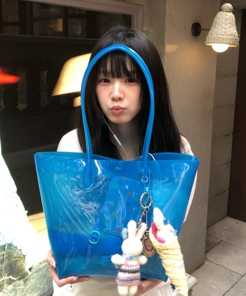 FREE STYLISTS(フリー スタイリスト)の「「Y2Kガーリー」 ポーチ付き キャンディ ジェリー トートバッグ(ショルダーバッグ・レディース・ブルー/グリーン/ブラック/イエロー・FREE)」の3枚目の写真