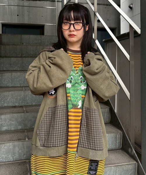 Candy Stripper（キャンディストリッパー）の「COVERED IN PATCHES ZIP フーディー（パーカー・レディース・チャコール/ブラウン/カーキ・FREE）」の13枚目の写真