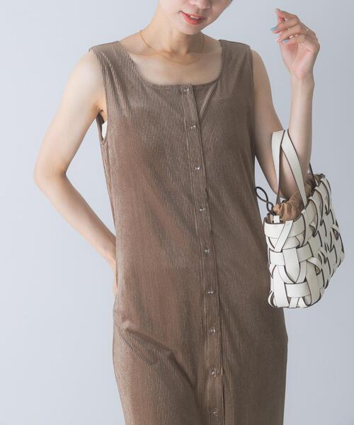URBAN RESEARCH ROSSO WOMEN（アーバンリサーチ　ロッソ）の「シアーベロアスクエアネックワンピース（ワンピース・レディース・ネイビー/ブラウン・38/36）」の4枚目の写真